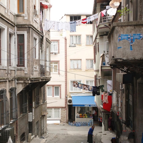En este momento estás viendo Edificio apartamentos en Cevza Sk., 34435 Beyoğlu